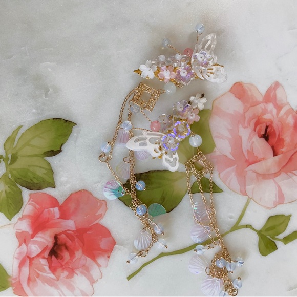 BUTTERFLY PEARL HAIR CLIPS - Picture 5 of 12